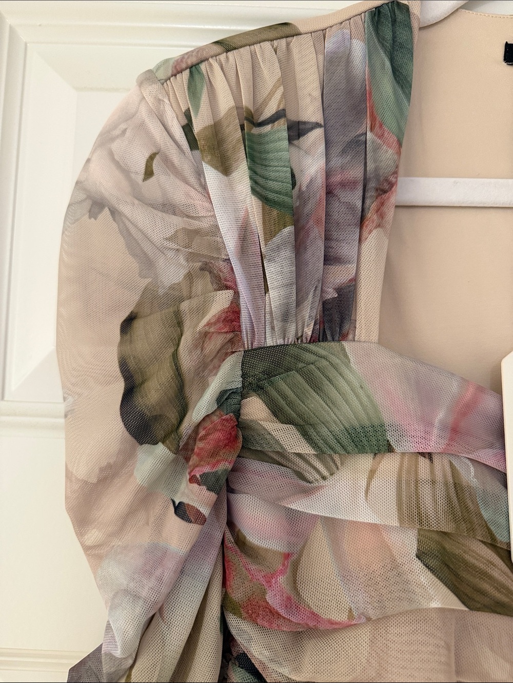 Express Floral Ruched Sheer Blouse - Picture 3 of 5